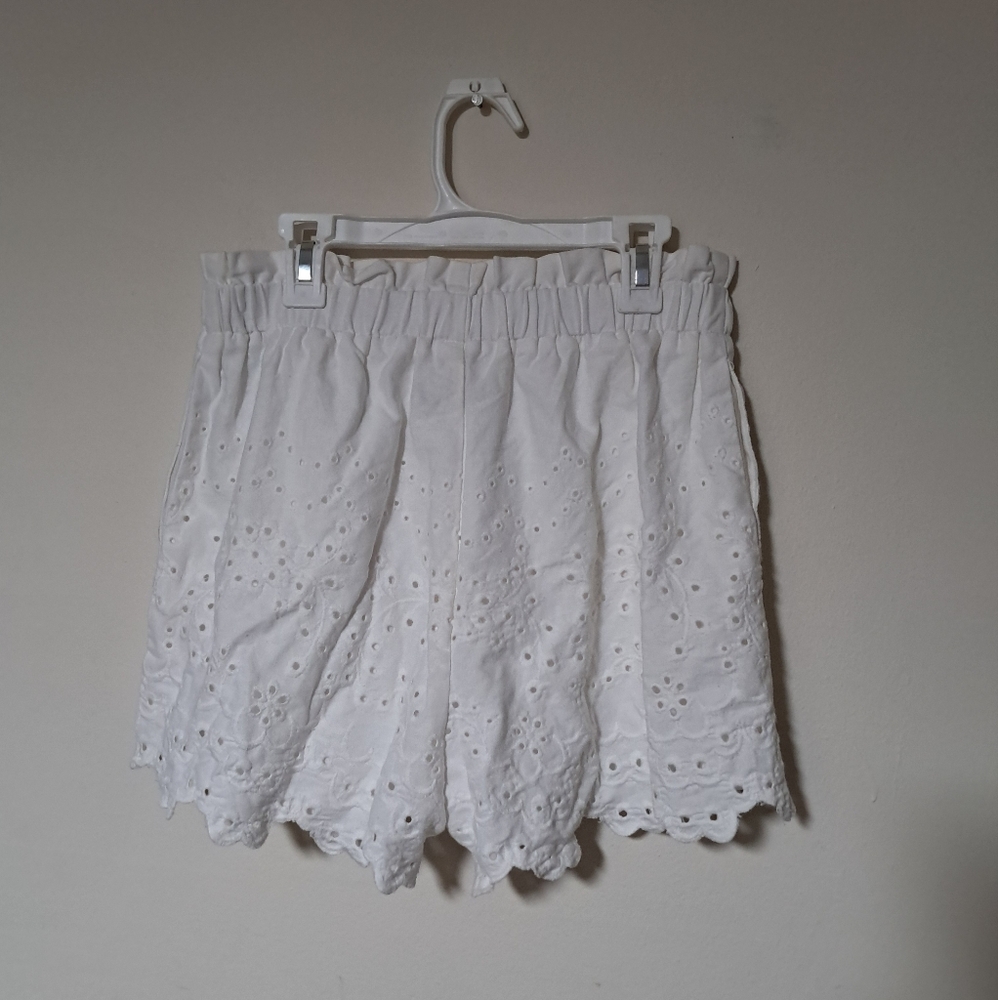 Womens eyelet embroidered anglaise pull on highrise white shorts pockets size S. - Picture 5 of 7